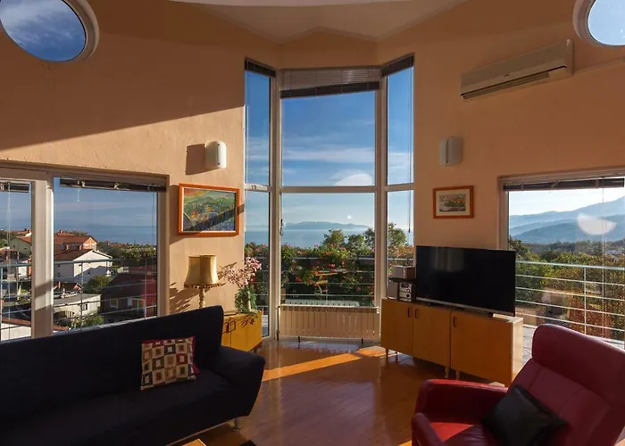 Bellavista Apartment *